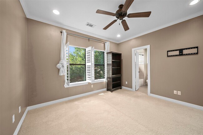 Building Photo - 4321 Jim West St