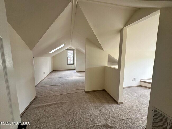 Building Photo - 4 Spring St