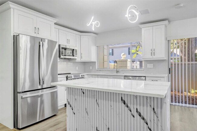 Building Photo - 11728 Raintree Dr