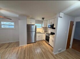 Building Photo - 43 Sycamore St