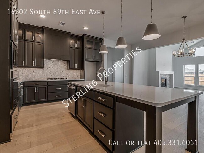 Building Photo - 16302 S 89th E Ave