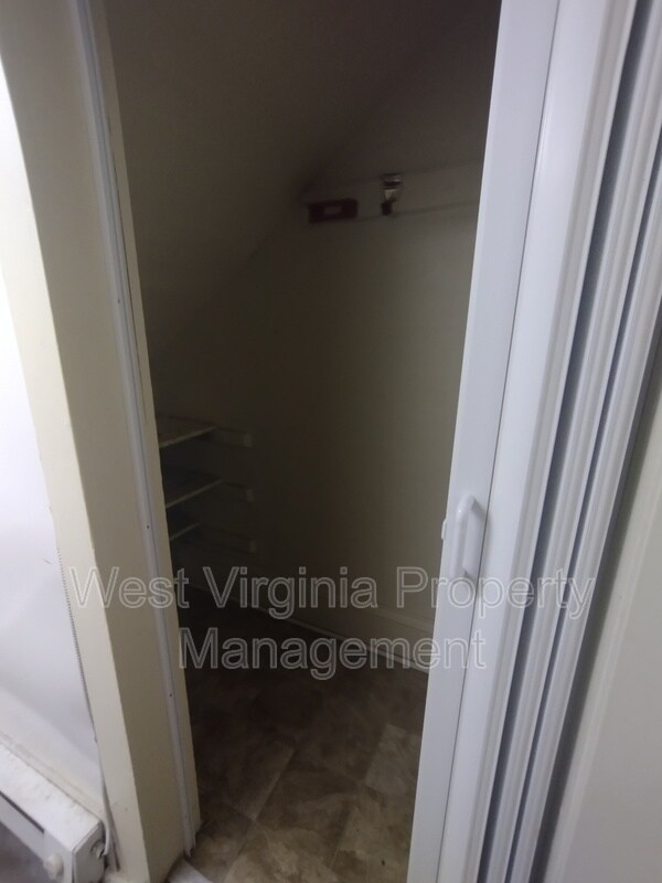 Building Photo - 112 Mason St.