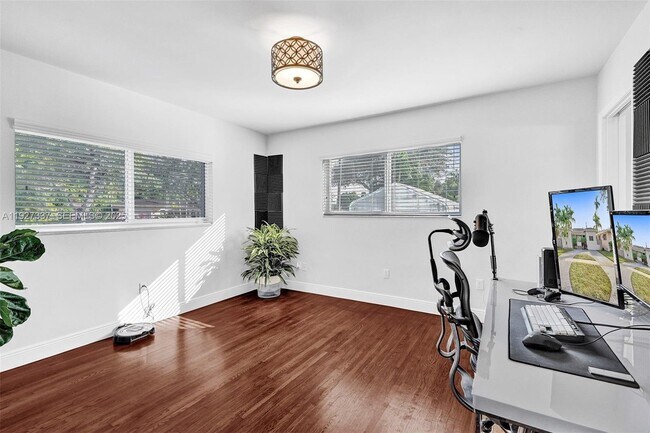 Building Photo - 1102 Meadow Lark Ave