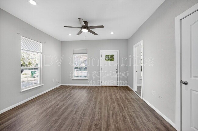 Building Photo - 3916 2nd St