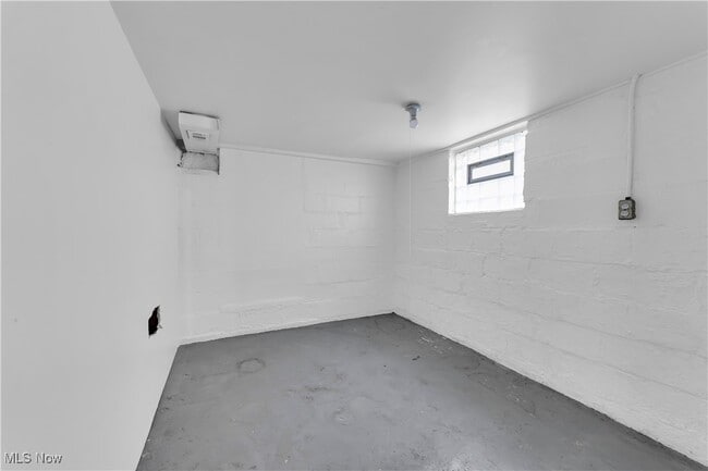 Building Photo - 3510 W 125th St