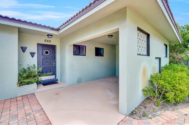 Building Photo - 390 N Juno Ln
