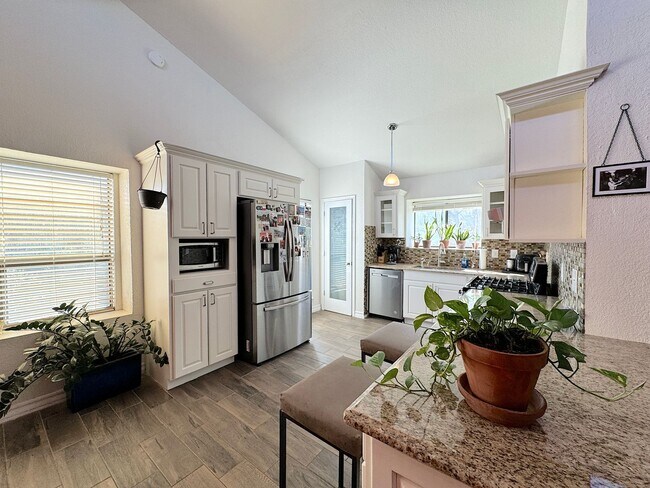 Building Photo - 6851 Amposta Dr