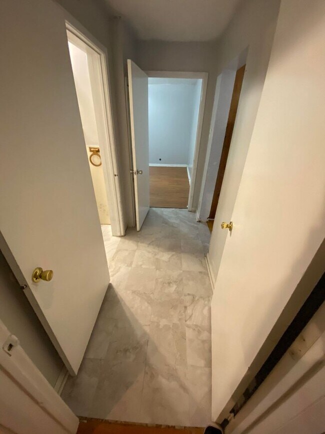Building Photo - Available Now! 3 Bedroom 2 Bath in Denison
