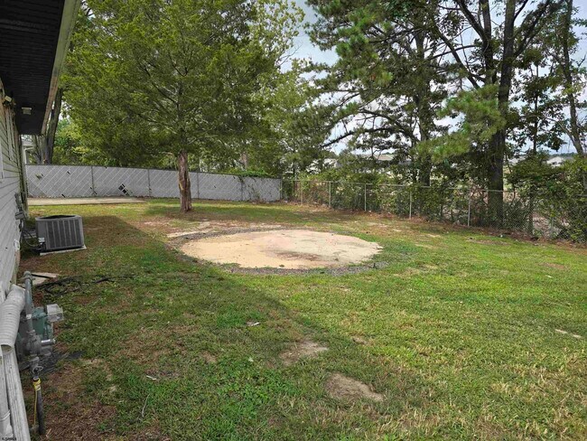 Building Photo - 212 Eagon Ave