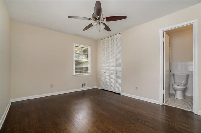 Building Photo - 1225 Laurel Hill Dr