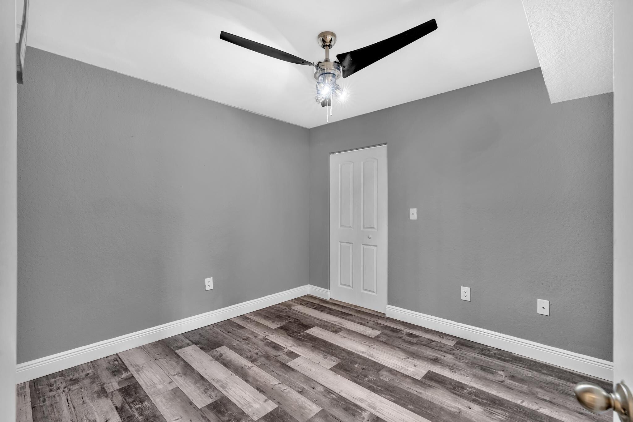 Building Photo - 2850 N Oakland Forest Dr