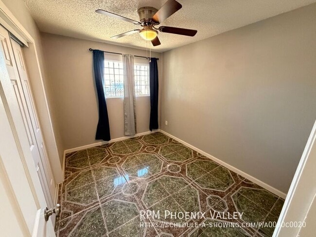 Building Photo - 301 N 3rd St