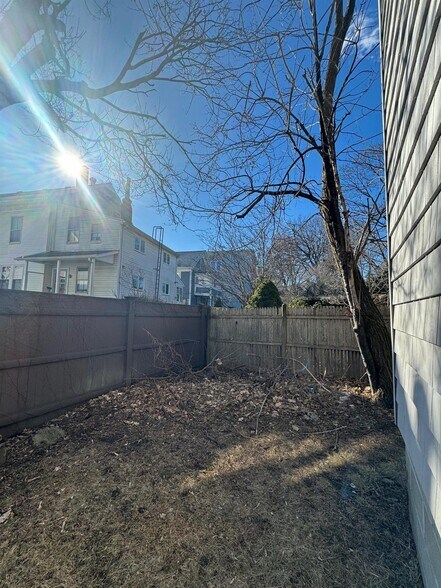 Building Photo - 60 Sacramento St