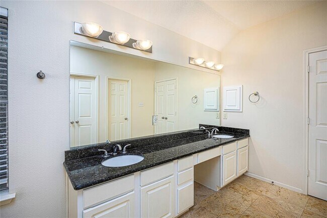 Building Photo - 2327 Centerbrook Ln