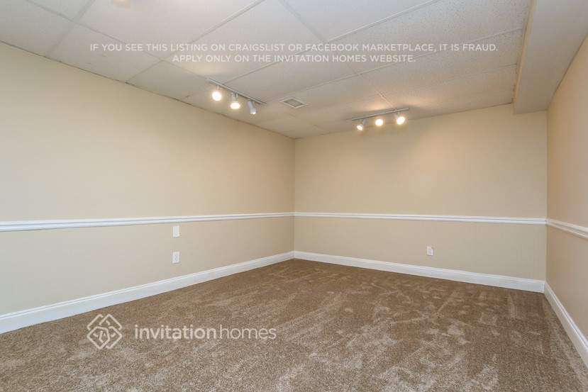 Building Photo - 220 Bethel Dr