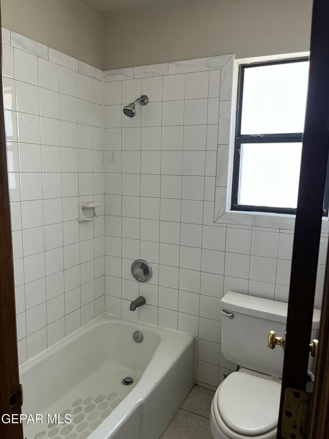 Building Photo - 2601 Jefferson Ave