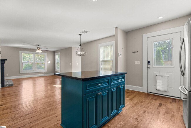 Building Photo - 309 Briarcliff Dr