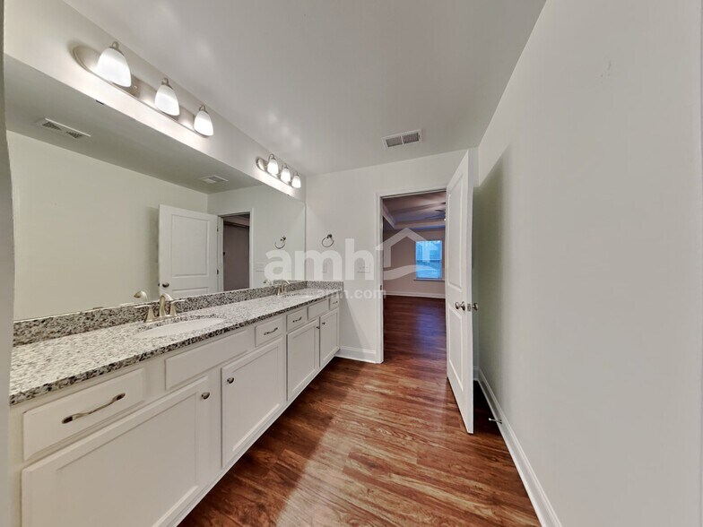 Building Photo - 112 Ashton Dr