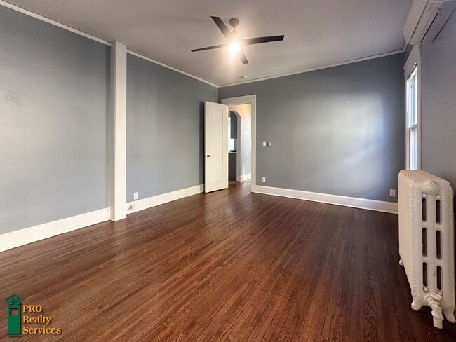 Building Photo - Gorgeous 3 Bedroom Main Level Duplex Unit