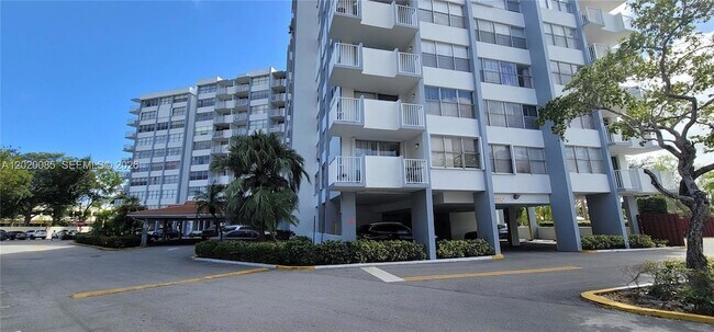 Building Photo - 1200 NE Miami Gardens Dr