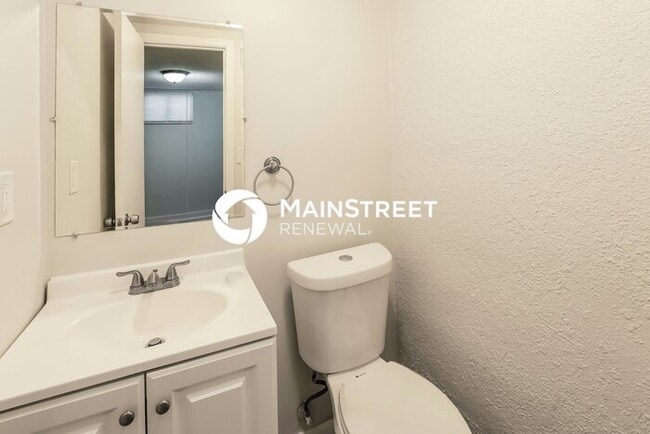 Building Photo - 3 Bedroom Pet-Friendly Home in KANSAS CITY, MO with Main Street Renewal