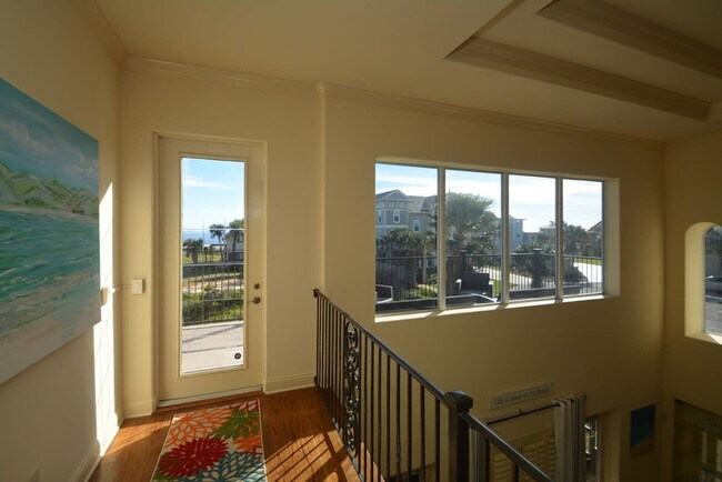 Building Photo - 58 Ocean St