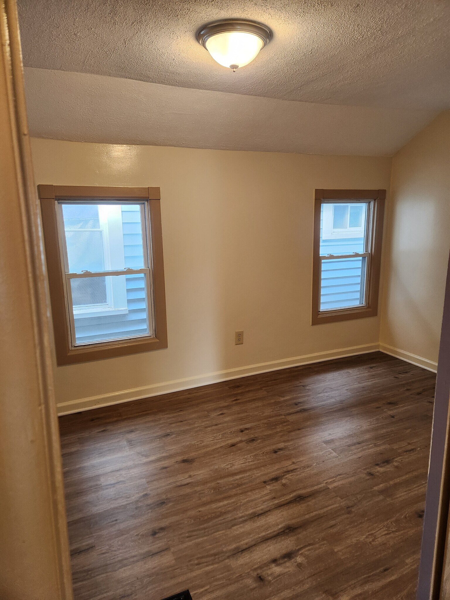 Building Photo - 153 S Union St