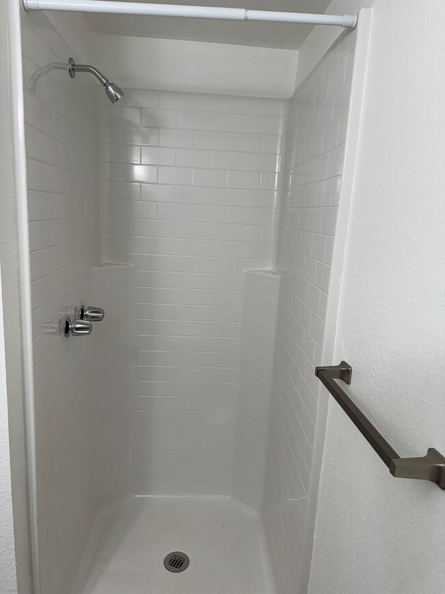 Building Photo - **NOW AVAILABLE!! - Rental Home In Gustine