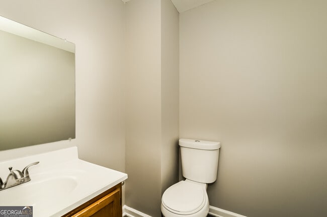 Building Photo - 33 Daisy Ln