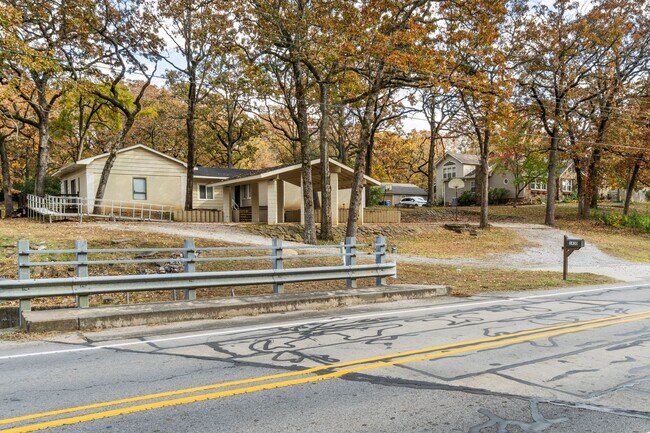 Building Photo - Gorgeous 5 bedroom, 2.5 bath House on a .8...