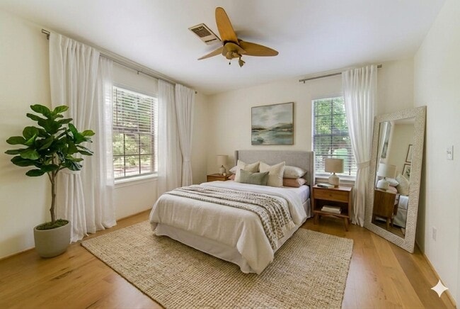 Building Photo - 12973 Trail Hollow Dr