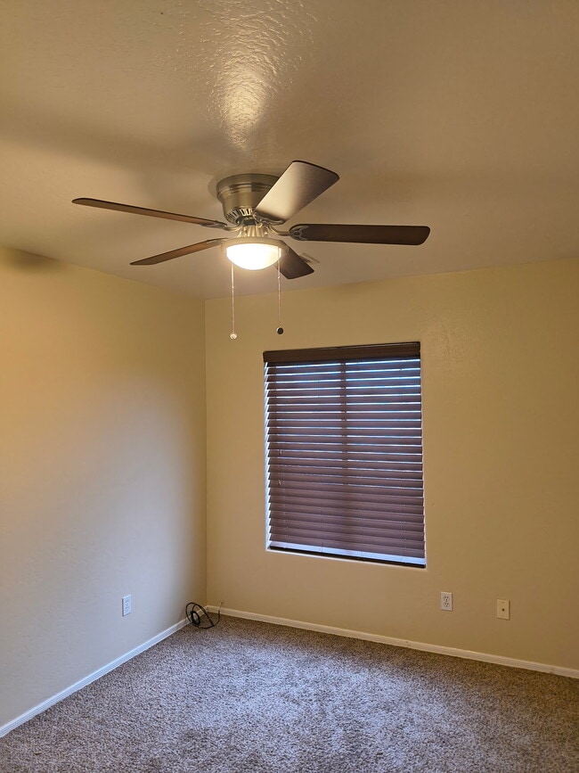 Building Photo - 10158 W Durango Cir