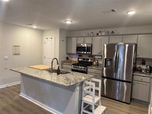 Building Photo - 424 Kohn Dr