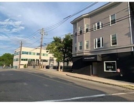 Building Photo - 675 Beach St