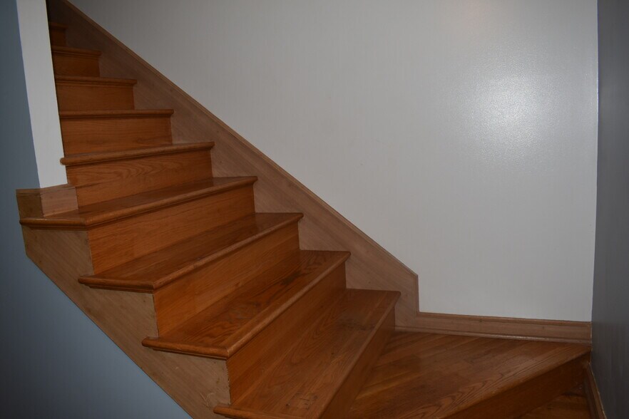 Building Photo - 220 OHIO ST