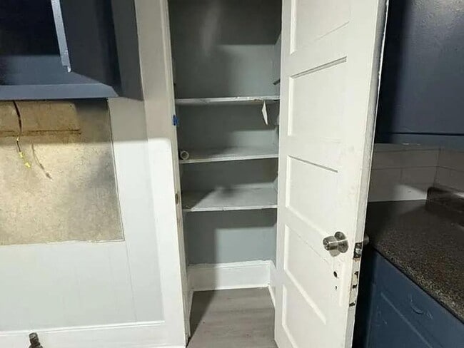 Building Photo - Renovated 3BR Home, participating in section 8!