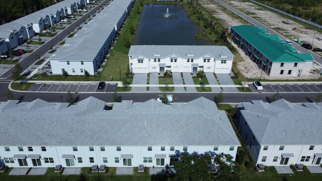 Building Photo - 500 Salisbury Cir