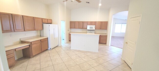 Building Photo - Maricopa Meadows