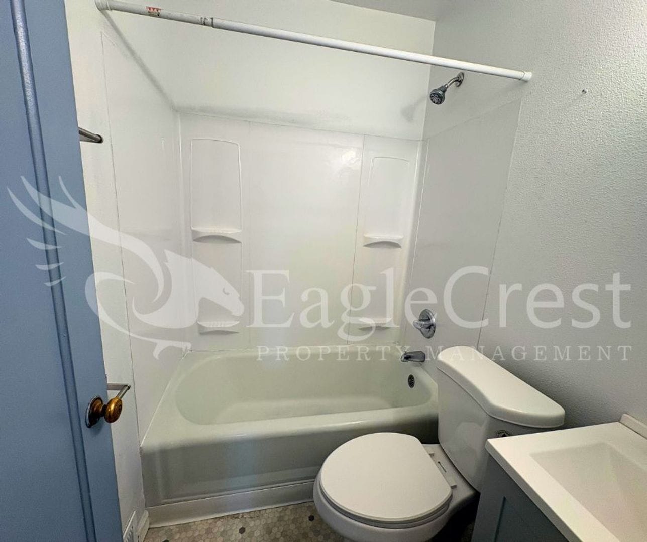 Building Photo - Charming 2-Bedroom Home with Modern Finishes & Open Yard
