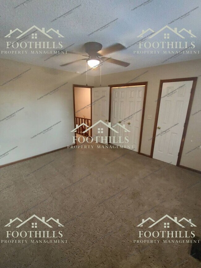 Building Photo - 4406 Lexington Way