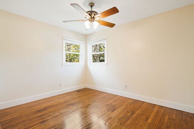 Building Photo - Sunny 2-Bedroom Home with Fenced-In Yard a...