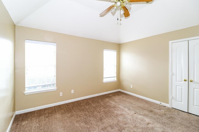 Building Photo - 10097 Cross Ridge Rd