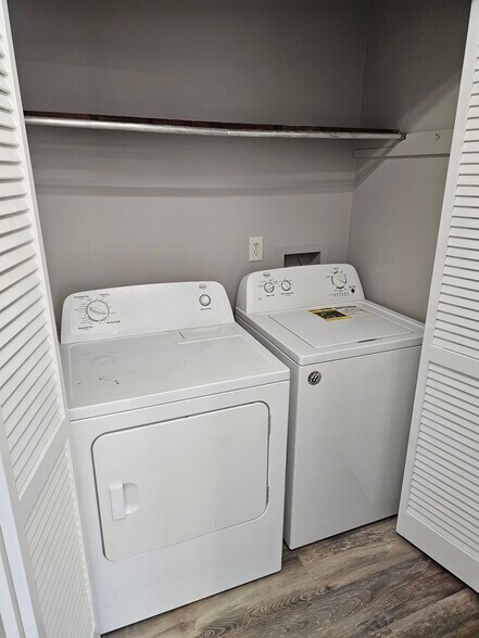 Building Photo - 5824 Brentwood Trce