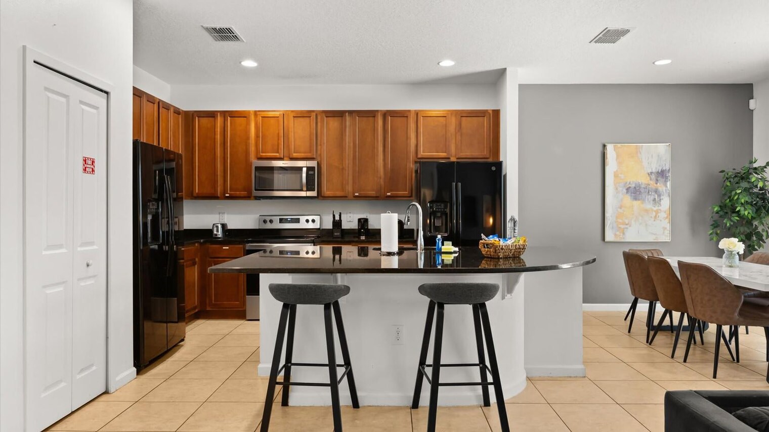 Building Photo - 4565 Cabello Loop