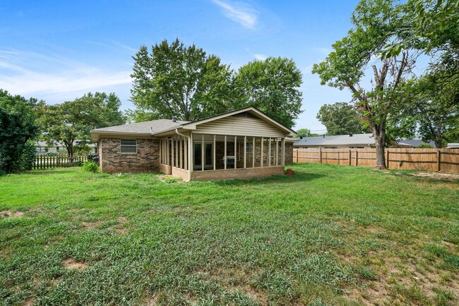 Building Photo - Beautifully Remodeled Home for Lease