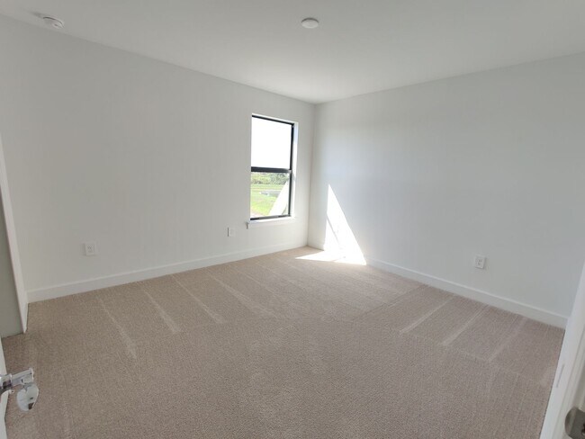 Building Photo - 6140 Baywood Ct