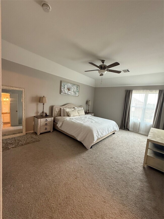 Building Photo - 23603 Legacy Oak St