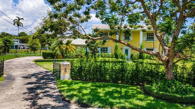 Building Photo - 11401 SW 72nd Plz