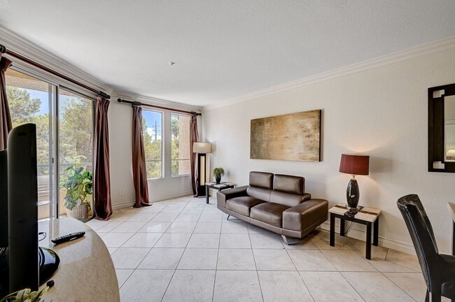 Building Photo - Luxurious Meridian Condo. Live 24/7 Guard ...