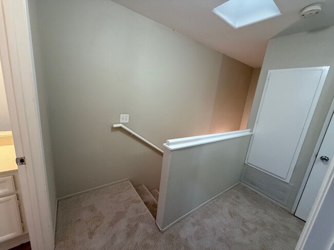 Building Photo - 3 Bedroom 2.5 Bathroom House in Imperial Beach